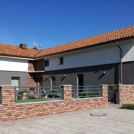Pension Lunatyk Liptovský Mikuláš Exteriör bild
