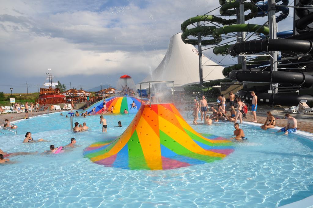 Pension Lunatyk Liptovský Mikuláš Exteriör bild